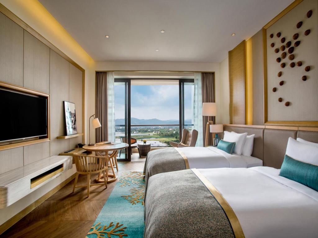 Двухместный (Двухместный номер Делюкс с 2 отдельными кроватями и видом на озеро или горы) отеля Sofitel Sanya Leeman Resort, Санья