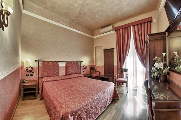 Одноместный (Двухместный номер с 1 кроватью для одноместного размещения) отеля Hotel Pedrini, Болонья
