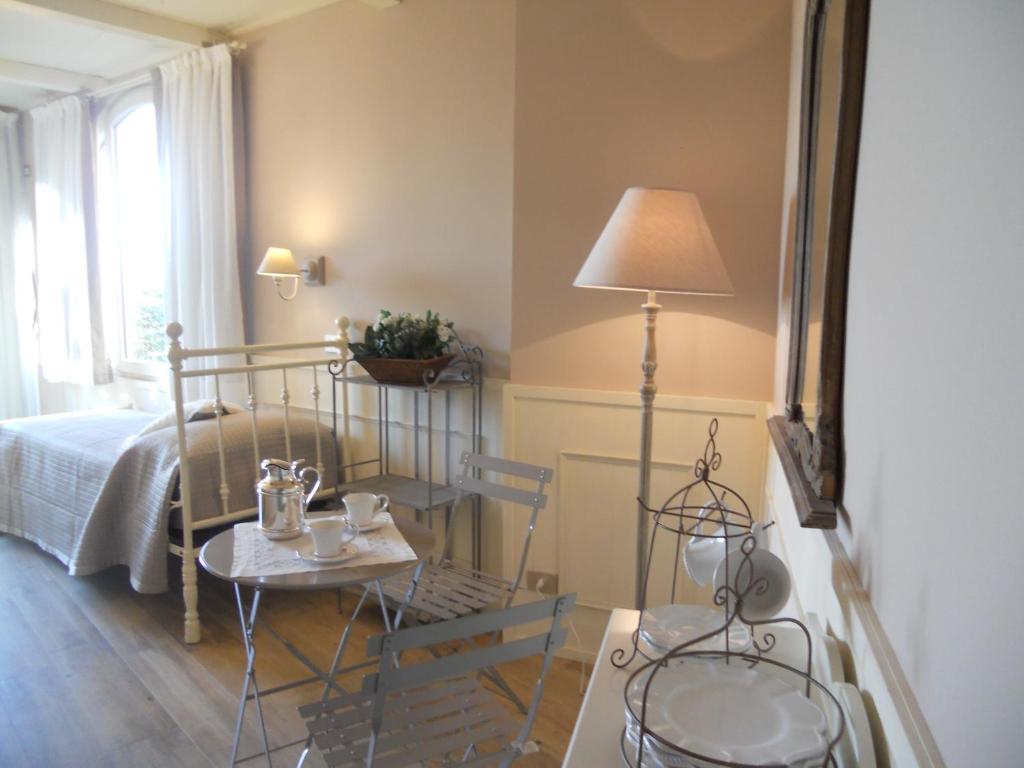 Двухместный (Двухместный номер с 2 отдельными кроватями и собственным садом) отеля Bed & Breakfast Sant'Erasmo, Бергамо