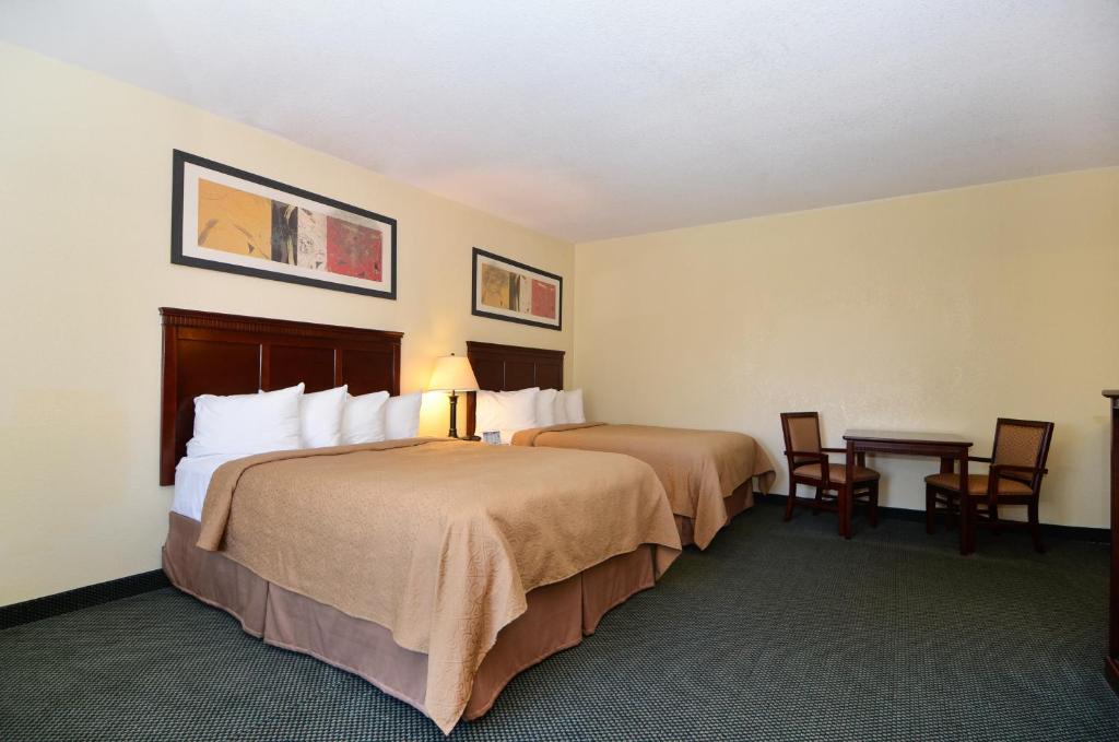 Двухместный (Стандартный номер с 2 кроватями размера «queen-size» - Для некурящих), Quality Inn San Diego I-5 Naval Base