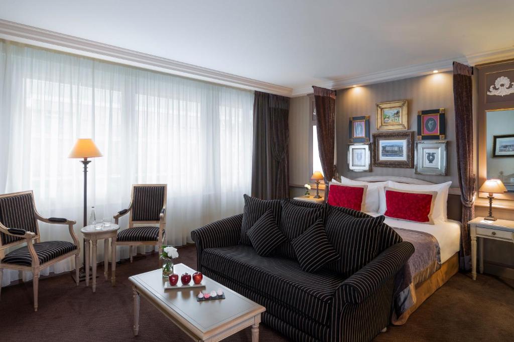 Двухместный (Семейный представительский двухместный номер с 1 кроватью) отеля Royal Manotel, Женева