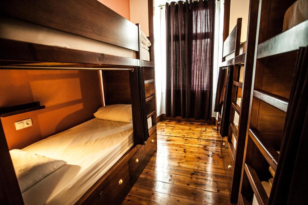 Номер (Кровать в общем 6-местном номере для мужчин и женщин), Home Lisbon Hostel