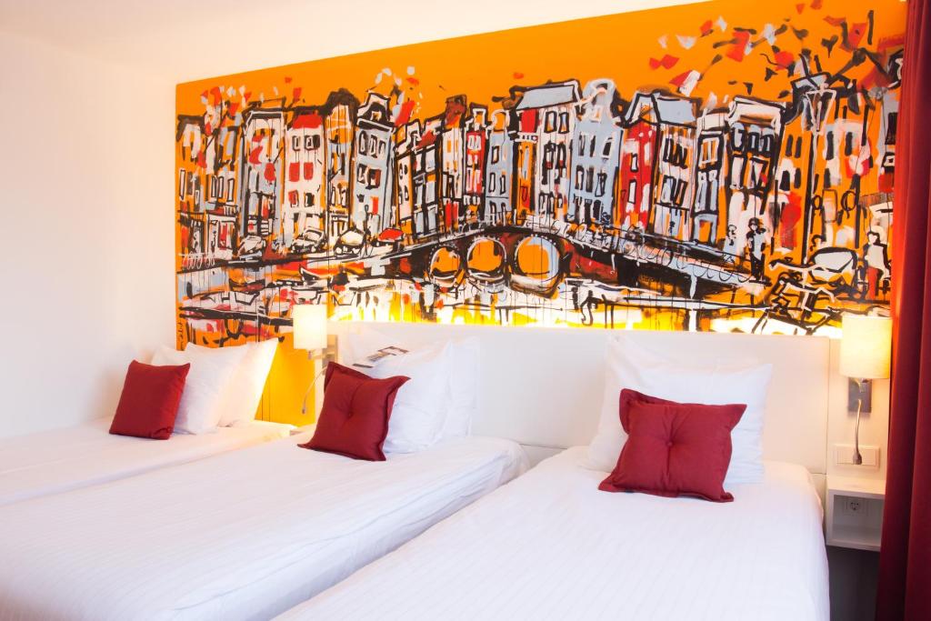 Трехместный (Трехместный номер) отеля WestCord Art Hotel Amsterdam 3 stars, Амстердам