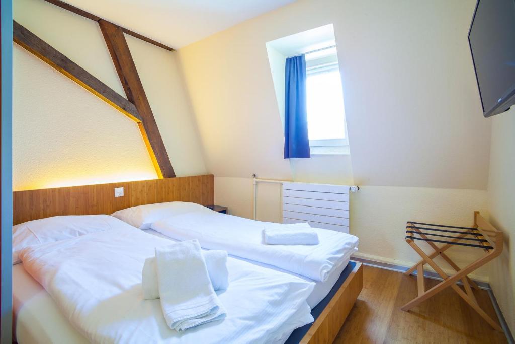 Двухместный (Standard Double Room (self-check-in)) отеля easyHotel Basel, Базель