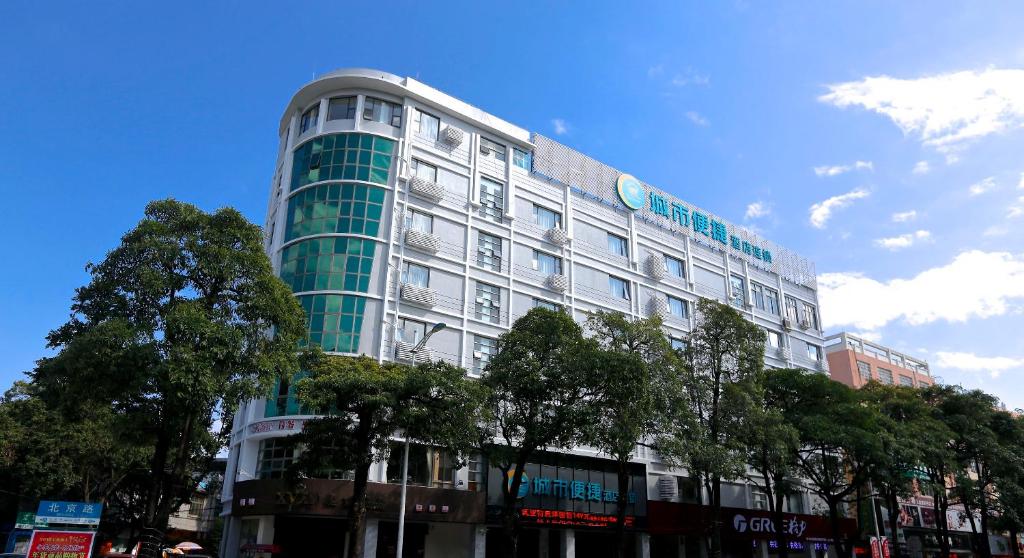 Отель City Comfort Inn Beihai Beijing Rd Yizhong Branch, Бэйхай