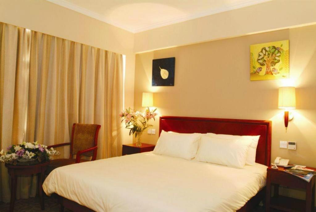 Двухместный (Для граждан материкового Китая — Номер с кроватью размера «queen-size») отеля GreenTree Inn Hebei Qinhuangdao Peace Avenue Express Hotel, Циньхуандао