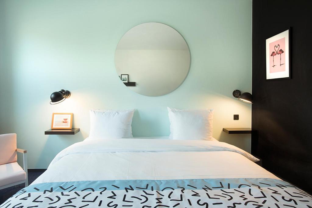 Двухместный (Средний номер с 1 двуспальной или 2 односпальными кроватями) отеля The Dutch Maastricht, Маастрихт