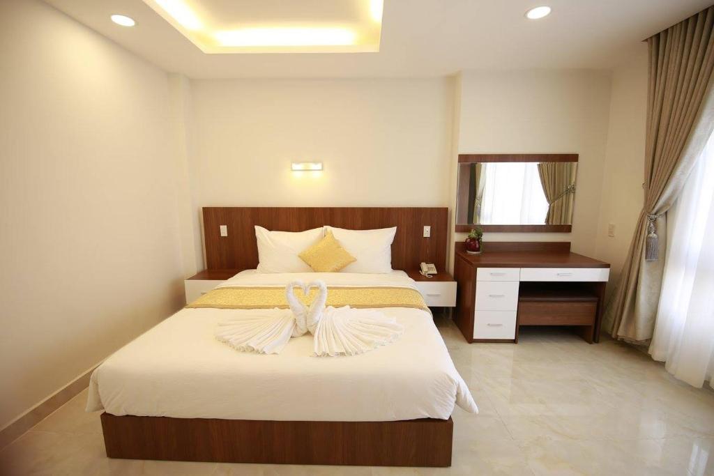 Двухместный (Улучшенный двухместный номер с 1 кроватью) отеля Kim Hoa Hotel, Далат