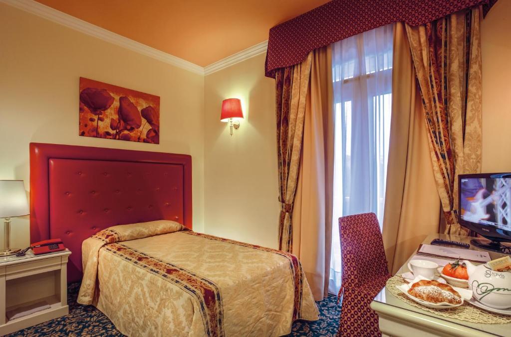 Одноместный (Стандартный одноместный номер с душем) отеля Hotel Terme Cristoforo, Абано-Терме