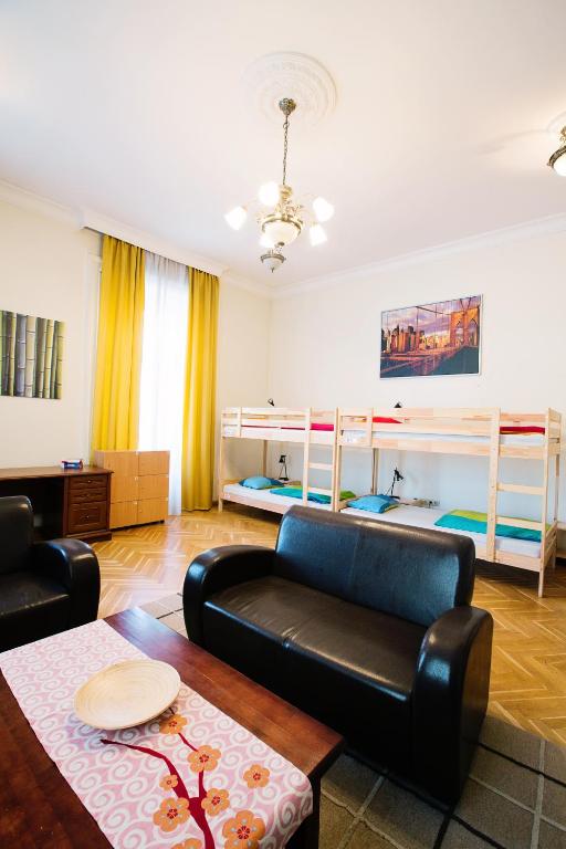 Номер (Кровать в общем номере для женщин), Friends Hostel & Apartments