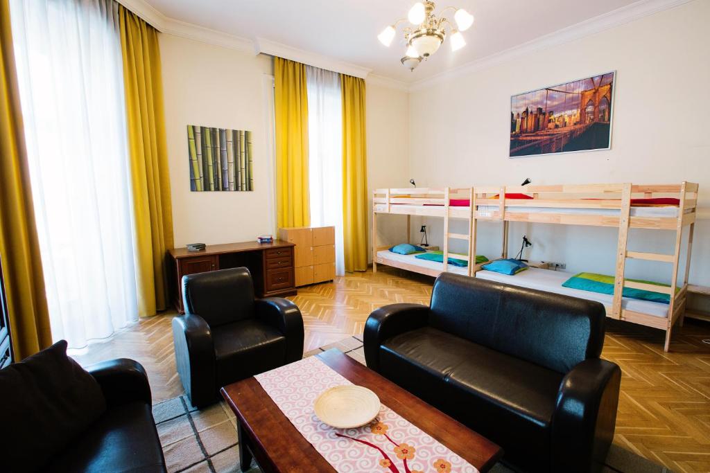 Номер (Кровать в общем номере для женщин), Friends Hostel & Apartments