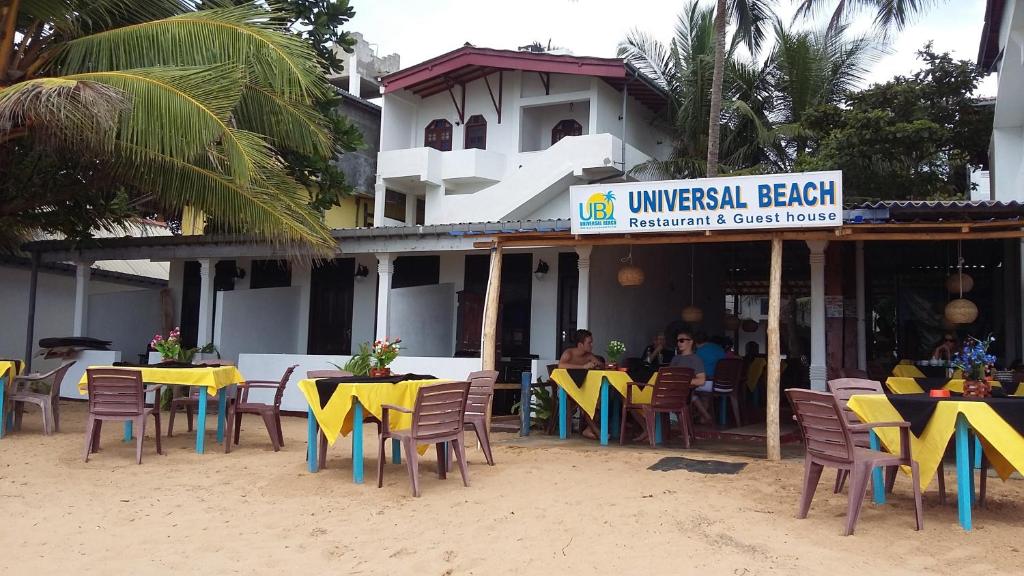 Гостевой дом Universal Beach Guest House, Хиккадува