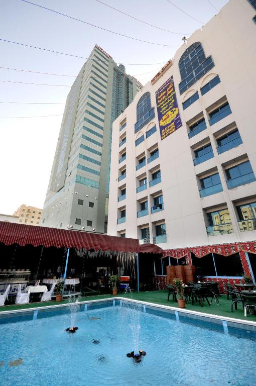 Отель Al Bustan Hotel Flats, Шарджа