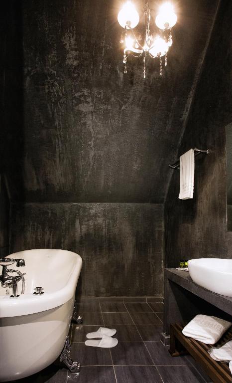 Сьюит (Улучшенный люкс с гидромассажной ванной) апартамента Diamond Suites- Philian Hotels and Resorts, Салоники