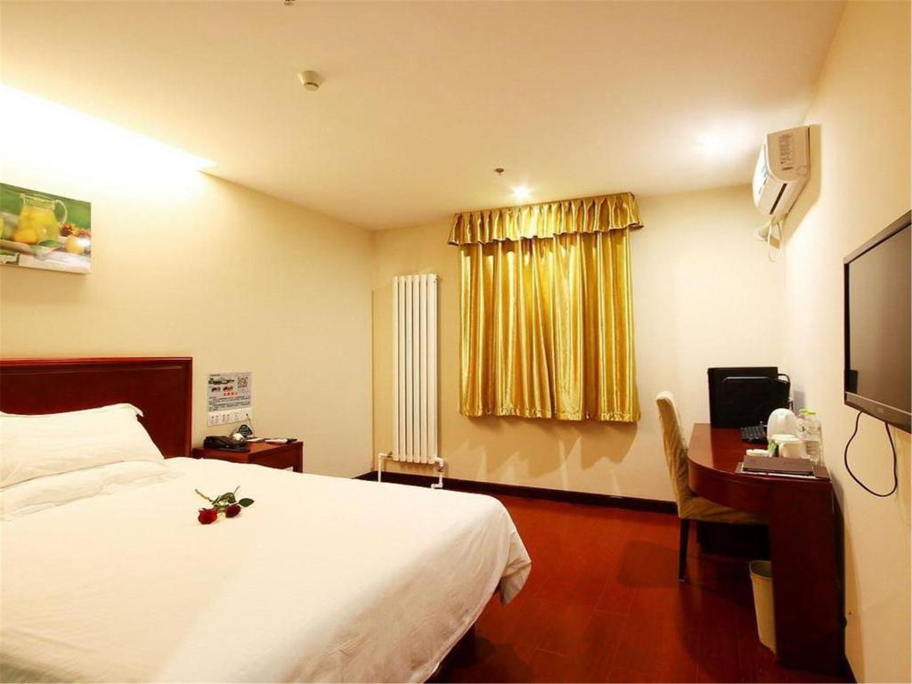Двухместный (Для граждан материкового Китая — Номер с кроватью размера «queen-size») отеля GreenTree Inn Datong West Xiangyang Street Express Hotel, Датун