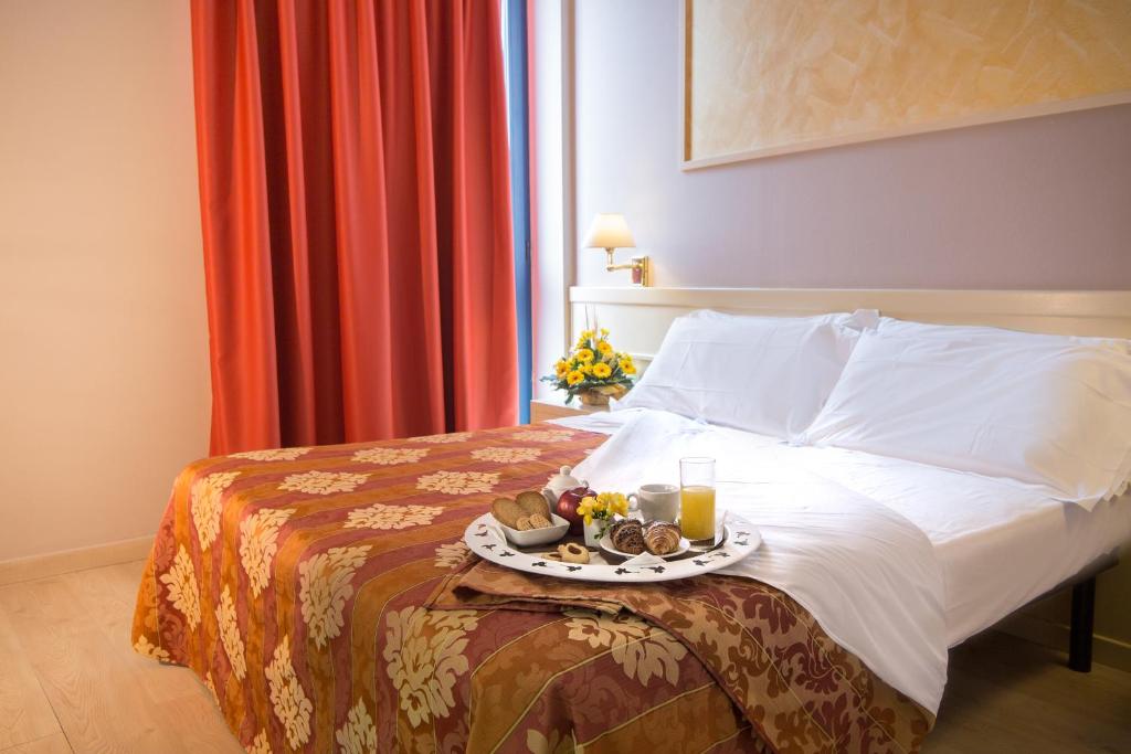 Двухместный (Стандартный двухместный номер с 1 кроватью) отеля Euro Hotel, Кашина