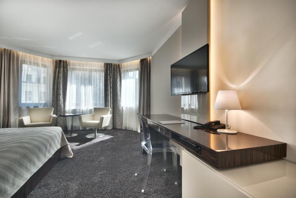 Двухместный (Двухместный номер Делюкс с 1 кроватью или 2 отдельными кроватями) отеля Prezident Luxury Spa & Wellness Hotel, Карловы Вары