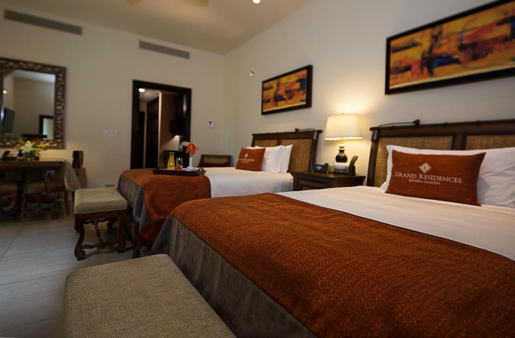 Сьюит (Полулюкс с 2 двуспальными кроватями — Для некурящих) курортного отеля Grand Residences Riviera Cancun, Пуэрто-Морелос