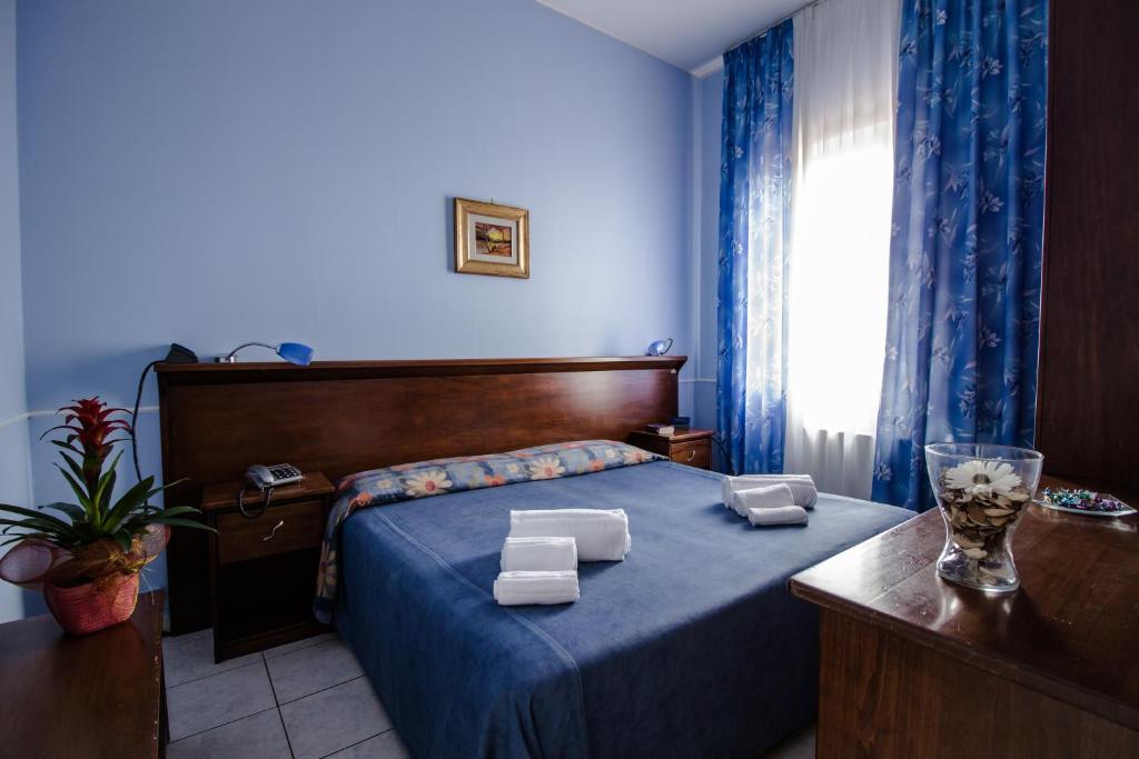 Двухместный (Двухместный номер с 1 кроватью или 2 отдельными кроватями) отеля Miramare Hotel, Катания