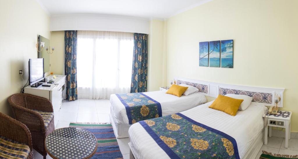 Двухместный (Двухместный номер с 1 кроватью или 2 отдельными кроватями и видом на море) курортного отеля Lotus Bay Resort, Хургада