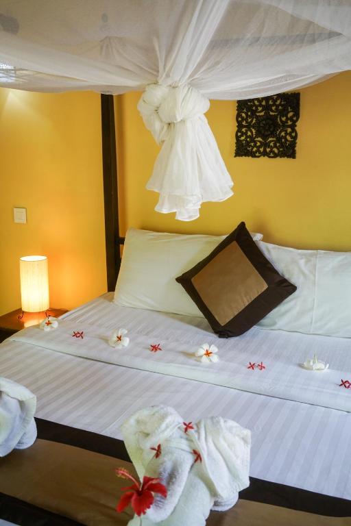Двухместный (Двухместное бунгало Делюкс с 2 отдельными кроватями и черепичной крышей) курортного отеля Mealea Resort, Кеп