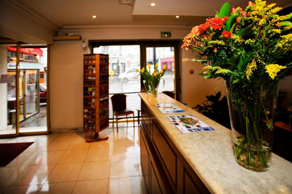 121 Paris Hotel