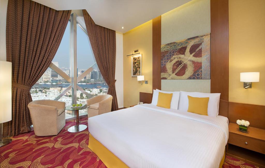 Сьюит (Люкс Seasons), Отель City Seasons Towers Hotel Bur Dubai