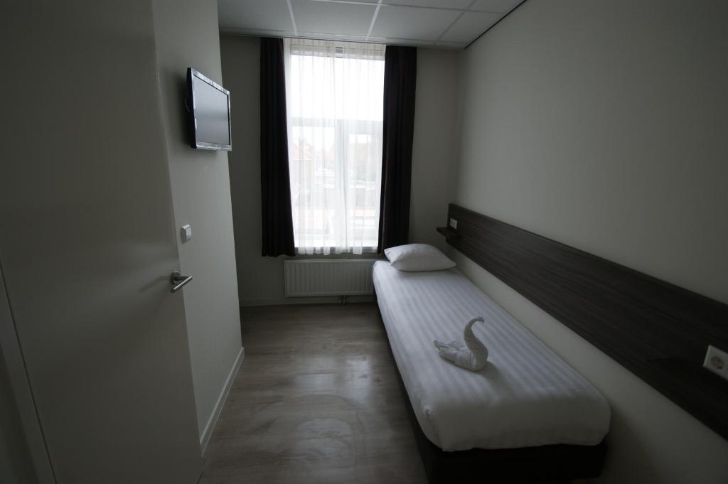 Одноместный (Одноместный номер с общим туалетом) отеля Hotel de Keizerskroon Amsterdam-Schiphol-Halfweg, Амстердам