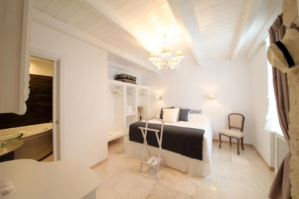 Двухместный (Двухместный номер с 1 кроватью и гидромассажной ванной) отеля Playa del Mar - Adults Only, Монополи