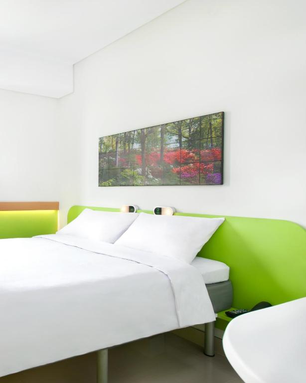 Двухместный (Standard Room with 1 Double Bed and Living Room), Ibis Budget Jakarta Daan Mogot