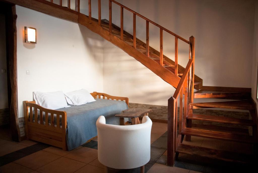 Сьюит (Люкс с 1 спальней и диваном-кроватью) отеля Hotel os Moinhos, Велаш