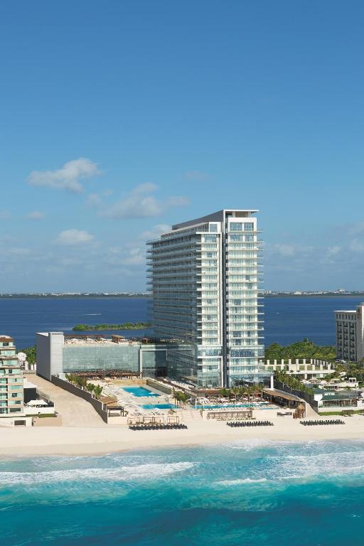 Двухместный (Номер Делюкс с кроватью размера «king-size», вид на океан) курортного отеля Secrets The Vine Cancun All Inclusive - Adults Only, Канкун