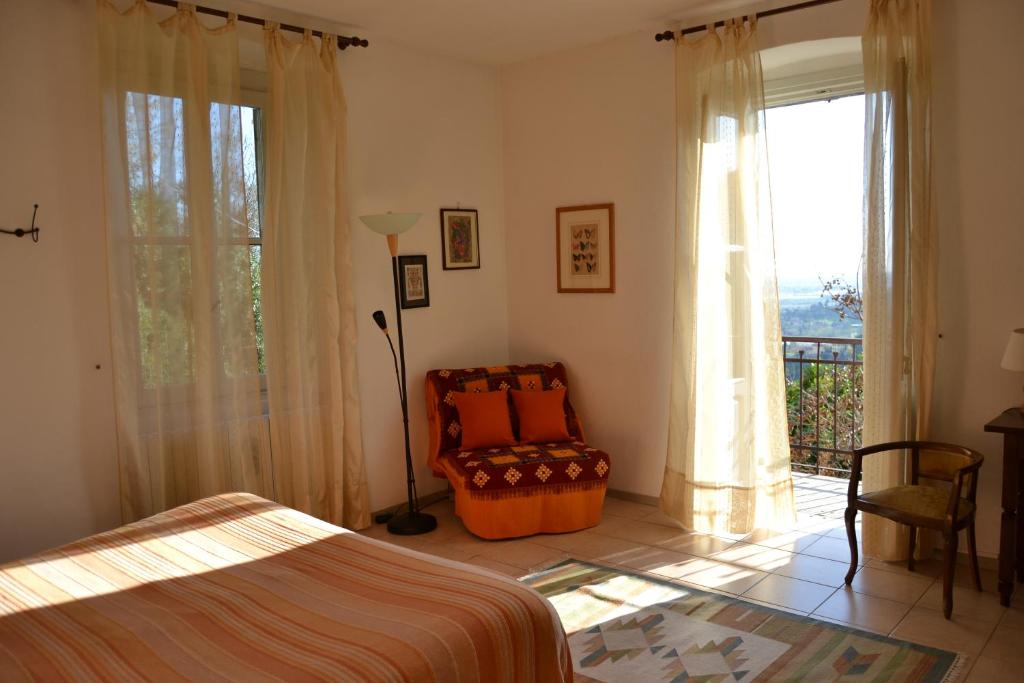 Двухместный (Двухместный номер с 1 кроватью или 2 отдельными кроватями и собственной внешней ванной комнатой) отеля Bed & Breakfast A Casa Mia, Бергамо