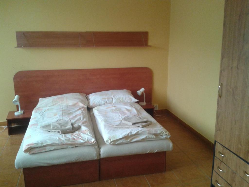 Двухместный (Двухместный с 1 кроватью или 2 отдельными кроватями и душем) гостевого дома Garni Hotel Sonata, Тренчьянске-Теплице