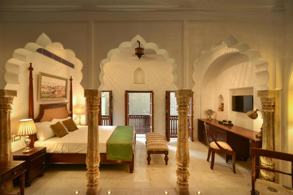 Сьюит (Люксы Shahjahan) отеля WelcomHeritage Haveli Dharampura, Нью-Дели