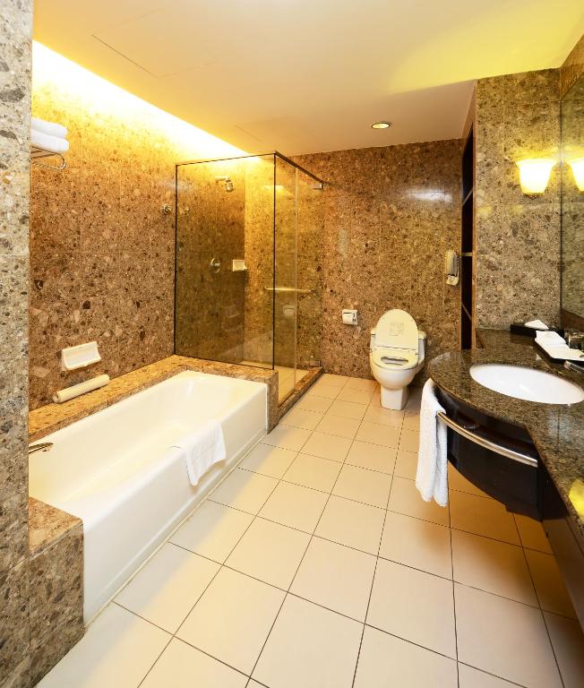 Двухместный (Люкс Твин с 1 спальней) отеля Pacific Regency Hotel Suites, Куала-Лумпур