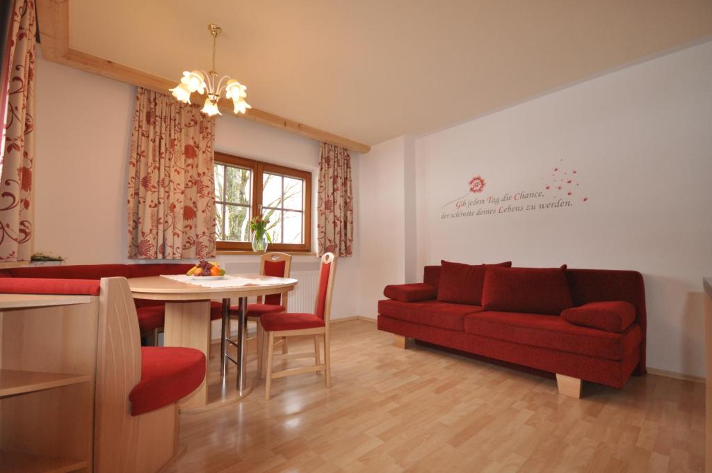 Апартаменты (Апартаменты с 2 спальнями) апарт-отеля Activ Wellness - Appartement Schermerhof, Альпбах