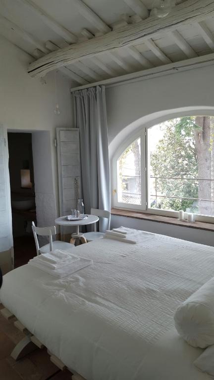 Двухместный (Двухместный номер с 1 кроватью, вид на сад) отеля B&B A Piazza del Gesù, Витербо