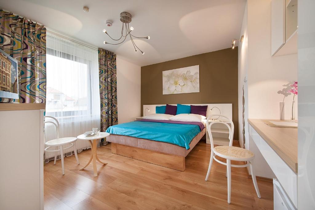 Двухместный (Double Room with Free Parking - Ground Floor) апарт-отеля A. V. Pension Praha, Прага