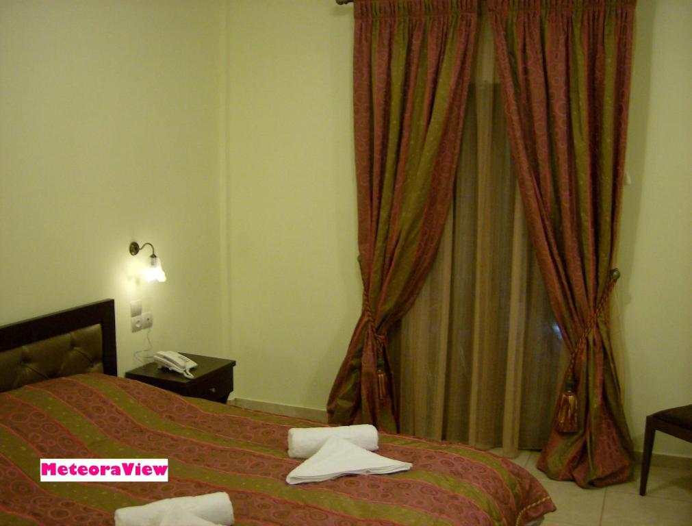 Двухместный (Двухместный номер с 1 кроватью или 2 отдельными кроватями и видом на Метеоры) отеля Hotel Gogos, Калампака