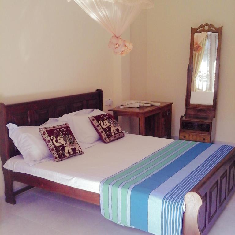Двухместный (Двухместный номер с 1 кроватью и собственной ванной комнатой) отеля Suwani Pinnawala Homestay, Пиннавела