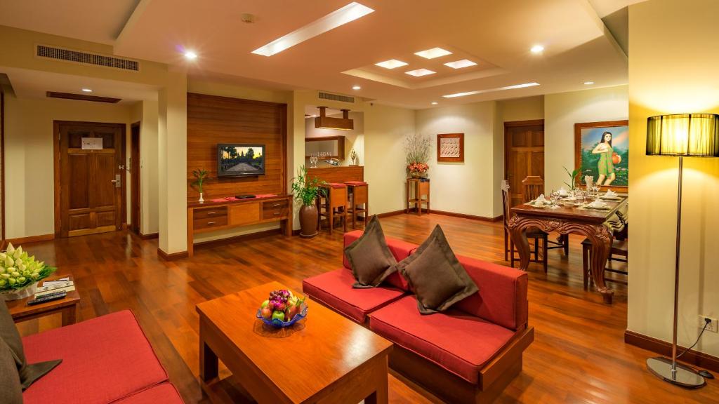 Сьюит (Люкс «Angkor Miracle» — Трансфер от/до аэропорта) курортного отеля Angkor Miracle Resort & Spa, Сием Рип