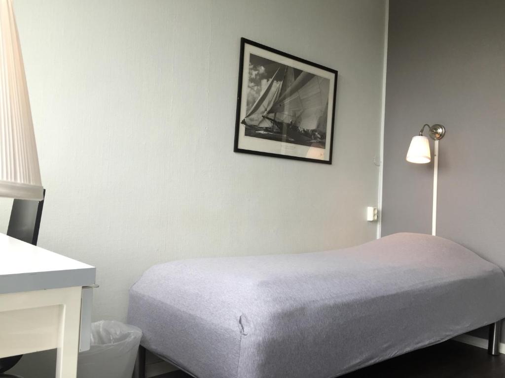 Двухместный (Двухместный номер эконом-класса с 2 отдельными кроватями и общей ванной комнатой) хостела Masthuggsterrassens Hostel, Гетеборг