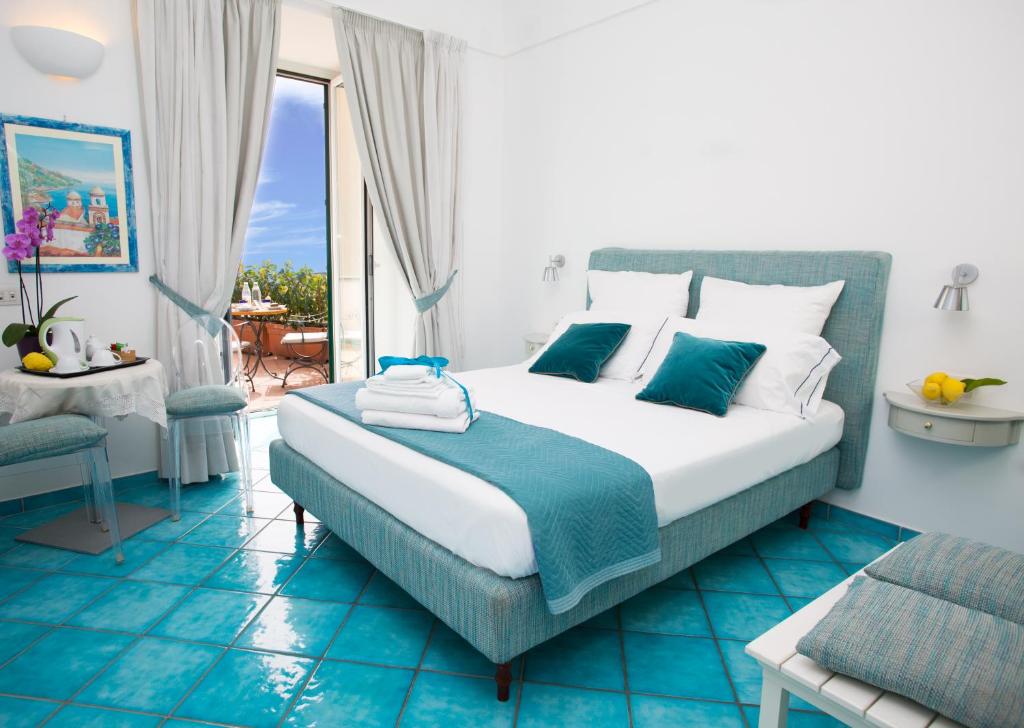 Двухместный (Улучшенный двухместный номер с 1 кроватью и видом на море) отеля Residenza Pansa B&B, Амальфи