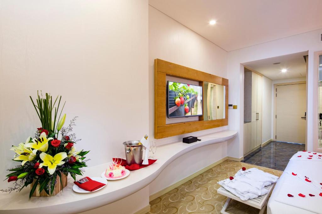 Двухместный (Двухместный номер «Гранд» с 1 кроватью или 2 отдельными кроватями) отеля Diamond Bay Hotel, Нячанг