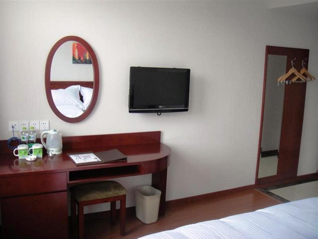 Двухместный (Для граждан материкового Китая - Двухместный номер с 1 кроватью) отеля GreenTree Inn Zhejiang Ningbo East Baizhuang Rd. Express Hotel, Нинбо