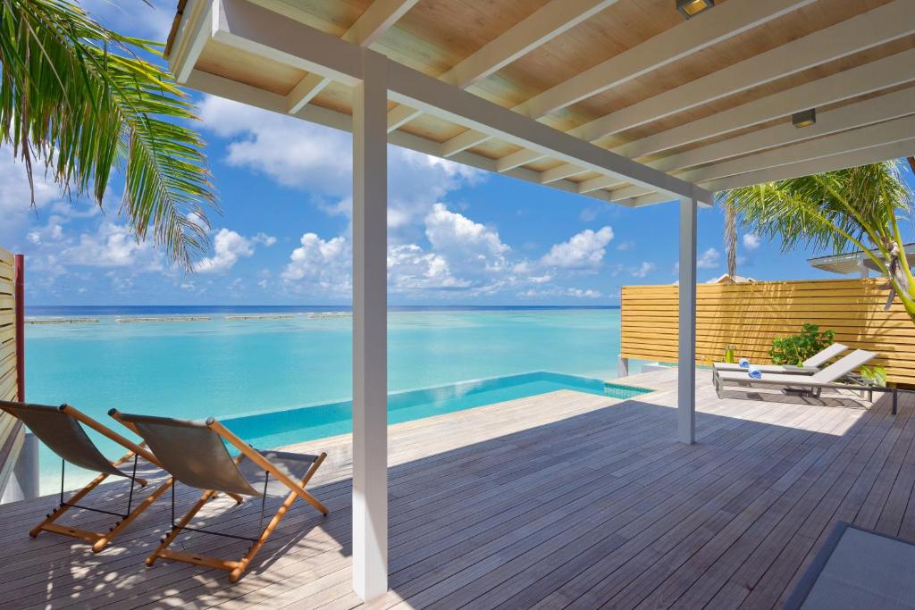 Трехместный (Вилла с бассейном) курортного отеля Kuramathi Maldives, Атолл Расду