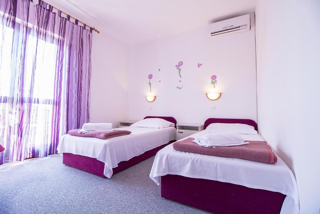 Двухместный (Двухместный номер с 2 отдельными кроватями и балконом) отеля Pansion Maria, Задар