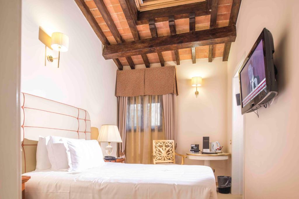 Одноместный (Одноместный номер с основными удобствами) отеля Golden Tower Hotel & Spa, Флоренция
