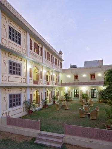 Отель Chirmi Palace Hotel, Джайпур